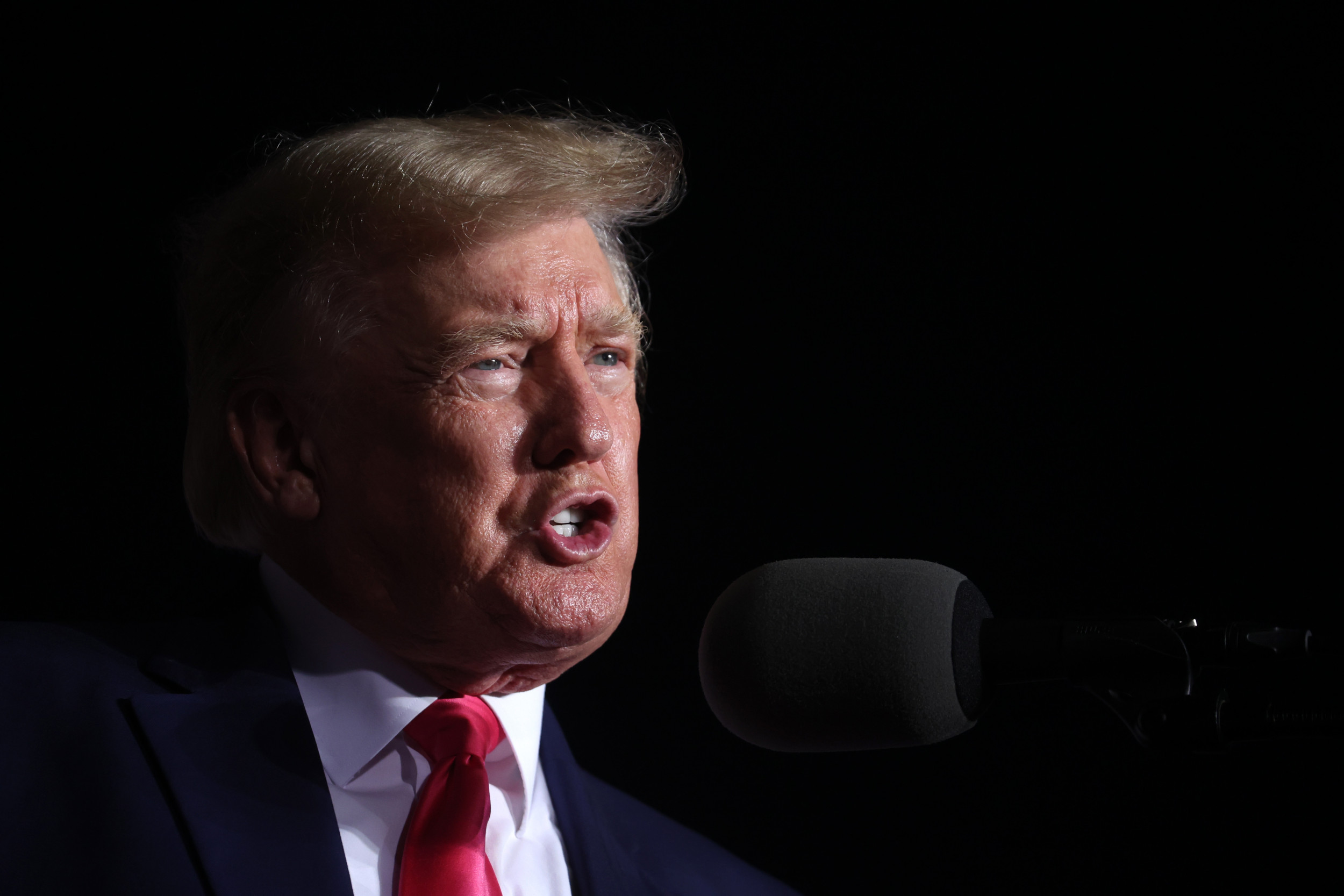 Trump declassification rationale "idiotic," "chaos Inducing": Ex-FBI agent 1 Trump declassification rationale "idiotic," "chaos Inducing": Ex-FBI agent