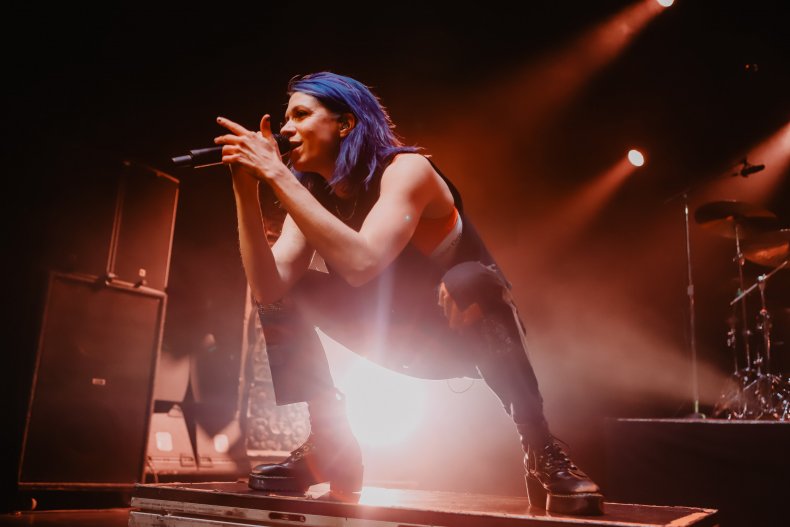 K.Flay, Grammy, Vértigo, Pérdida auditiva