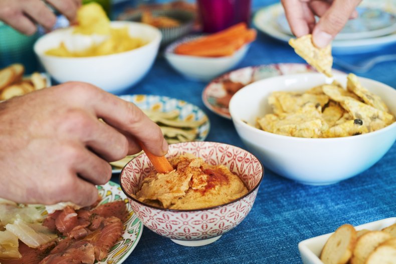 compartir comida hummus