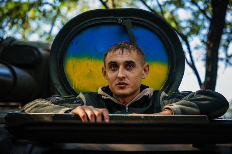 Attacchi controffensivi di Kiev del soldato ucraino