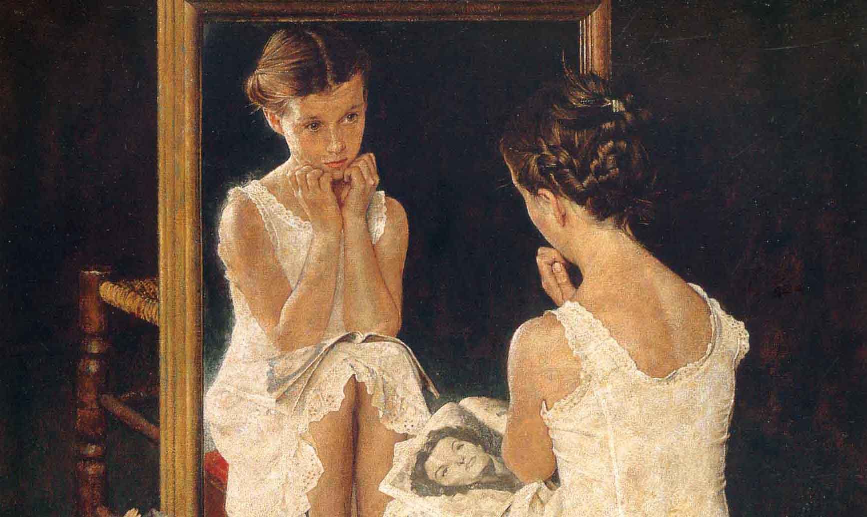 Мама в трусиках перед зеркалом 