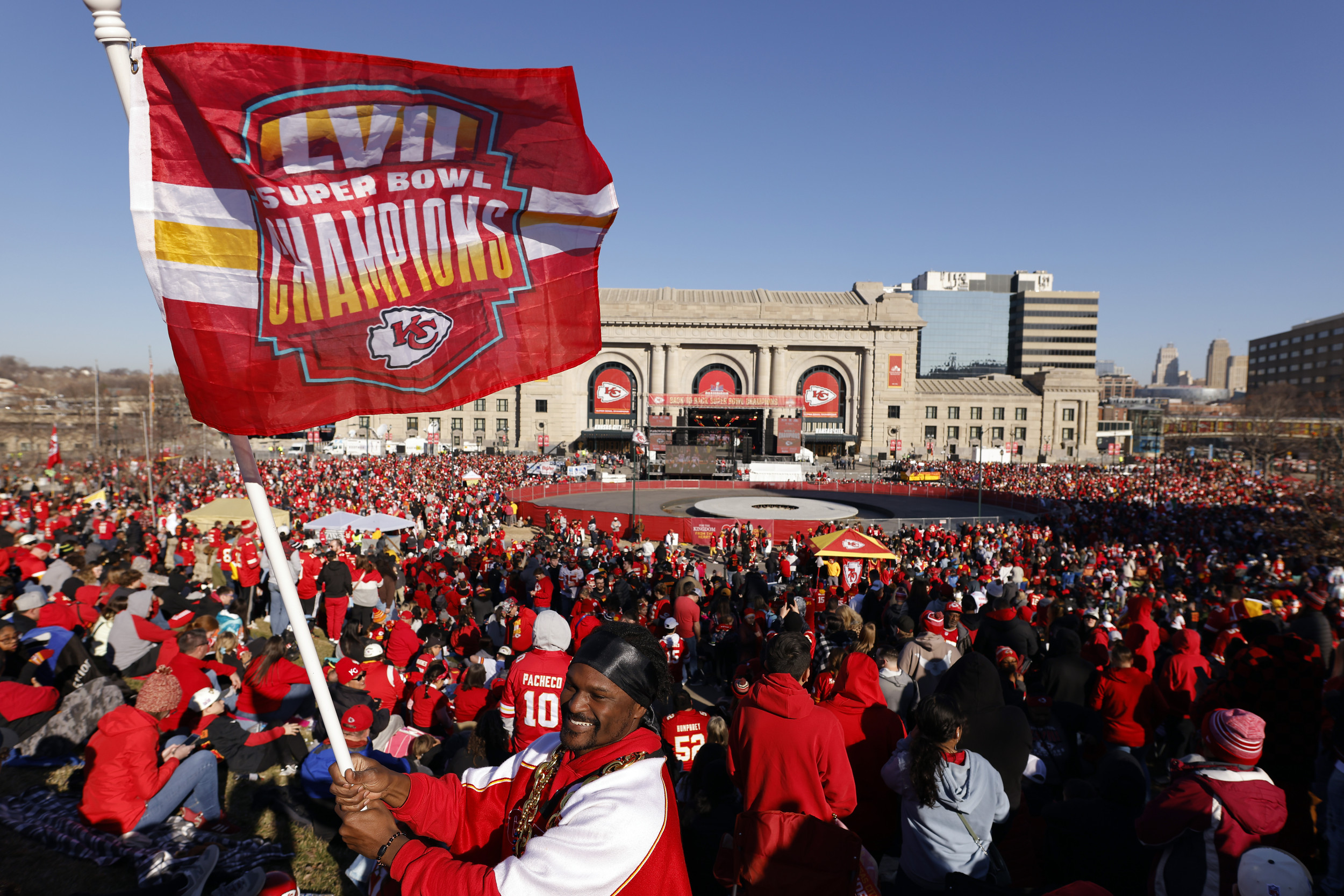 Missouri Governor Plans To Be Aggressive To Keep Kansas City Chiefs