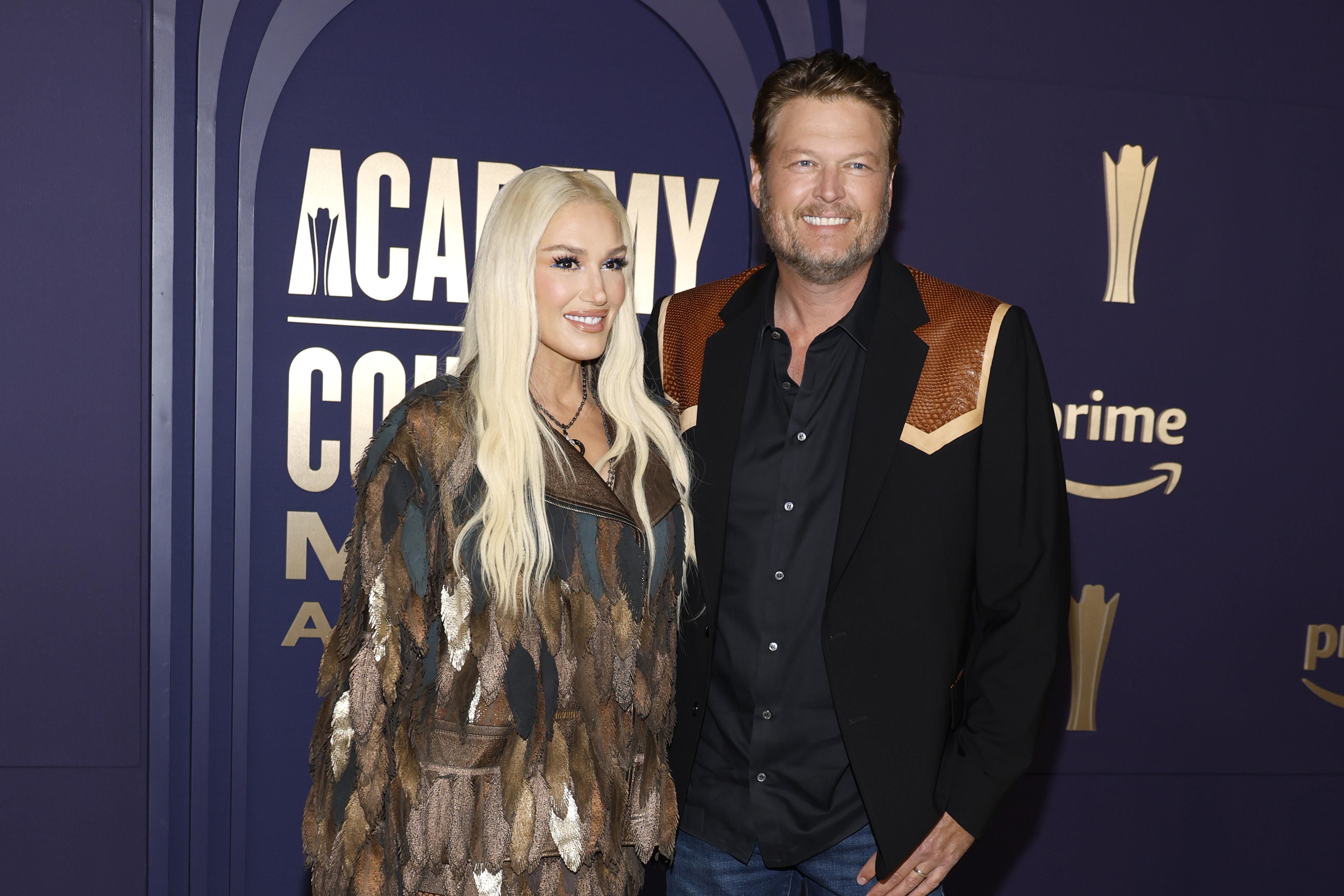 The Unusual Christmas Tradition Gwen Stefani And Blake Shelton Do Each