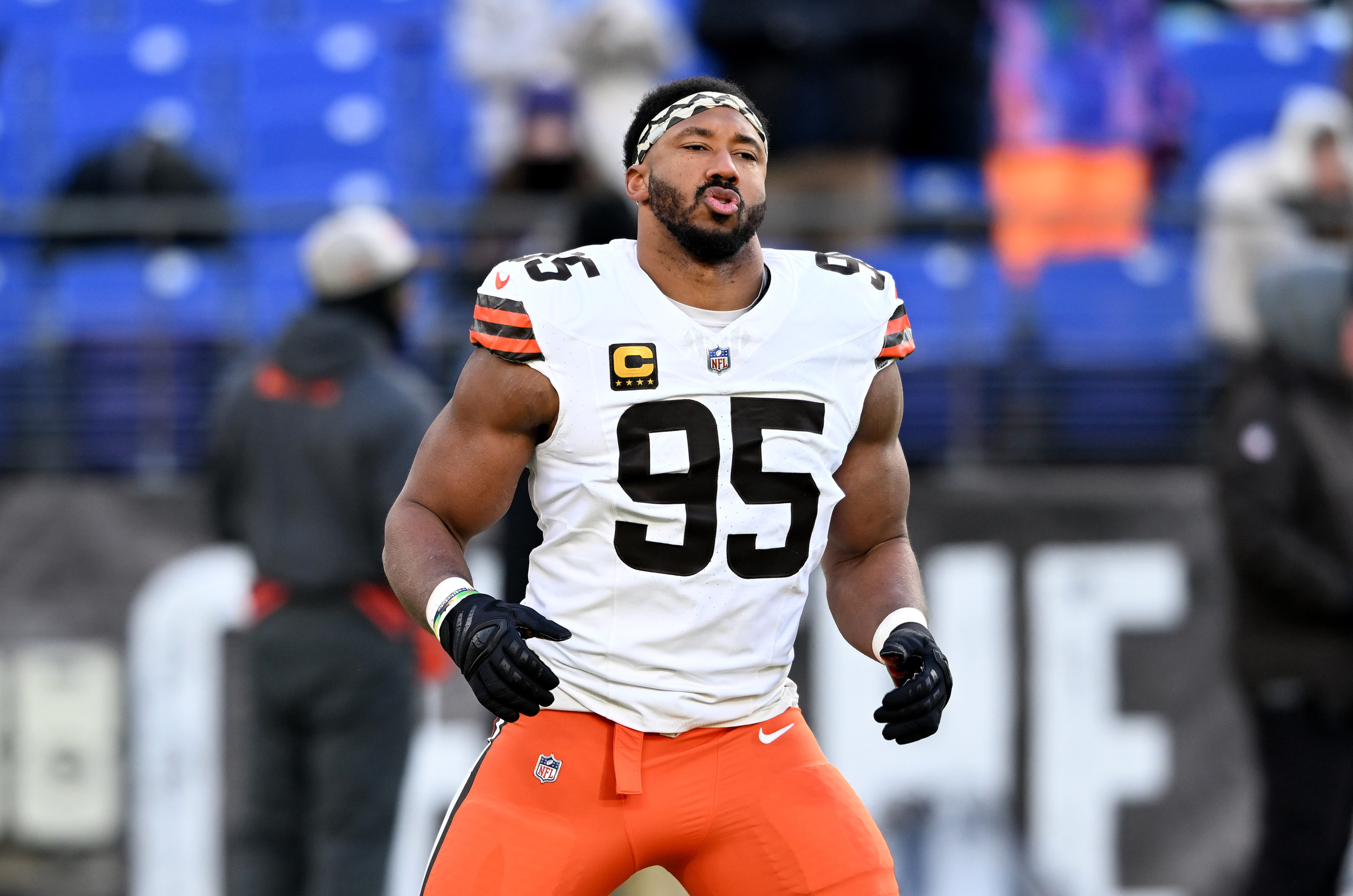 Browns All Pro DE Myles Garrett Shockingly Requests A Trade Newsweek