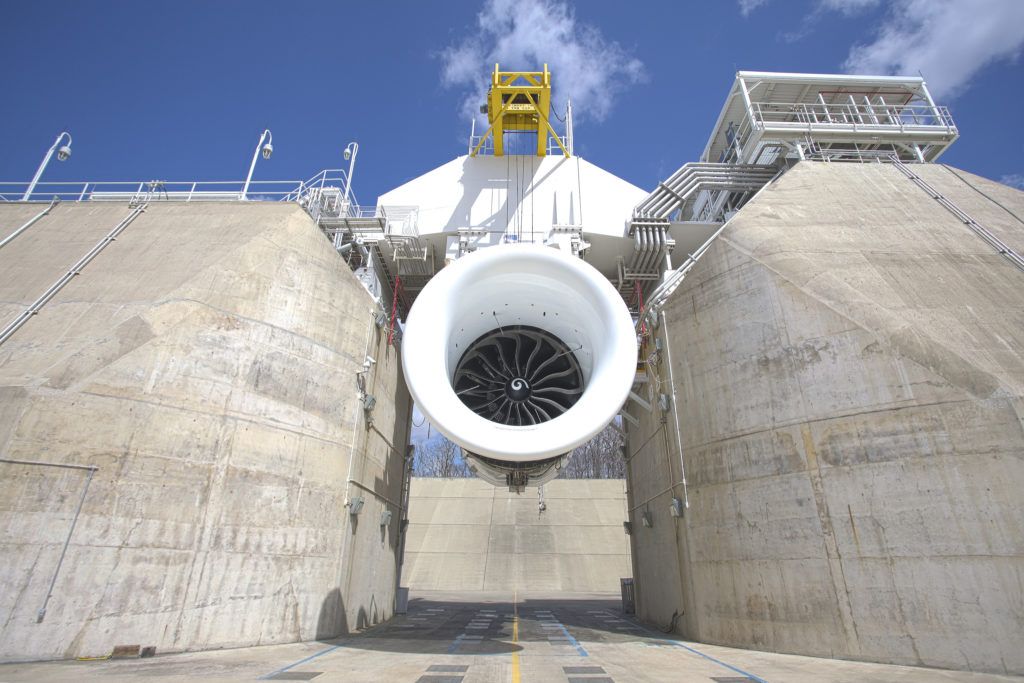 General Electric World S Largest Jet Engine Takes To The Sky In U S