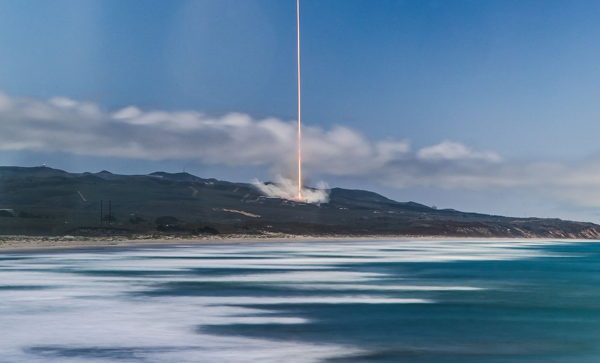 Stunning Spacex Launch Photos Of The Iridium Grace Fo Launch From