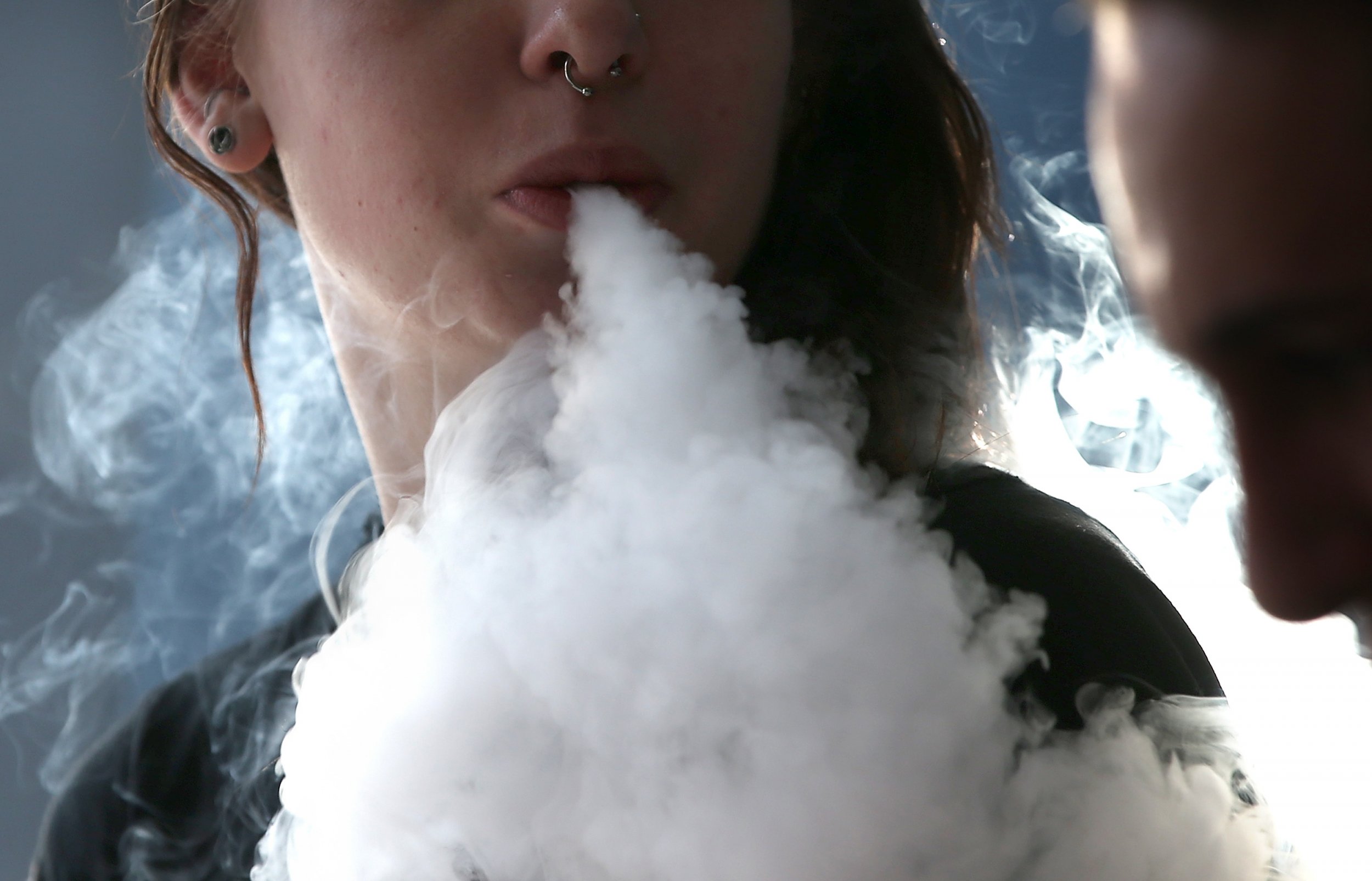 Juul Vape Is Making It Easier For Kids To Use E Cigarettes In School Study