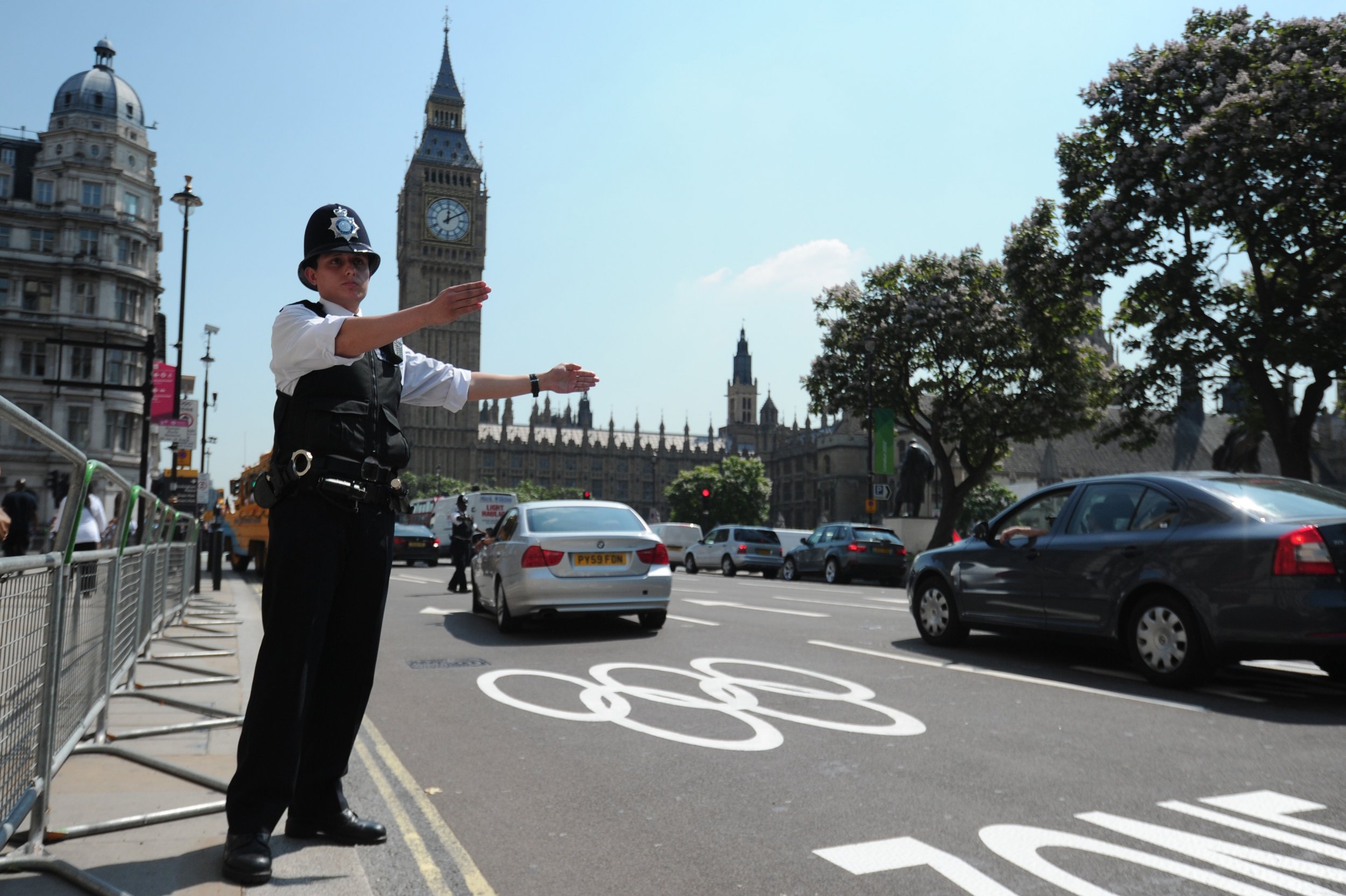 07_04_London_police
