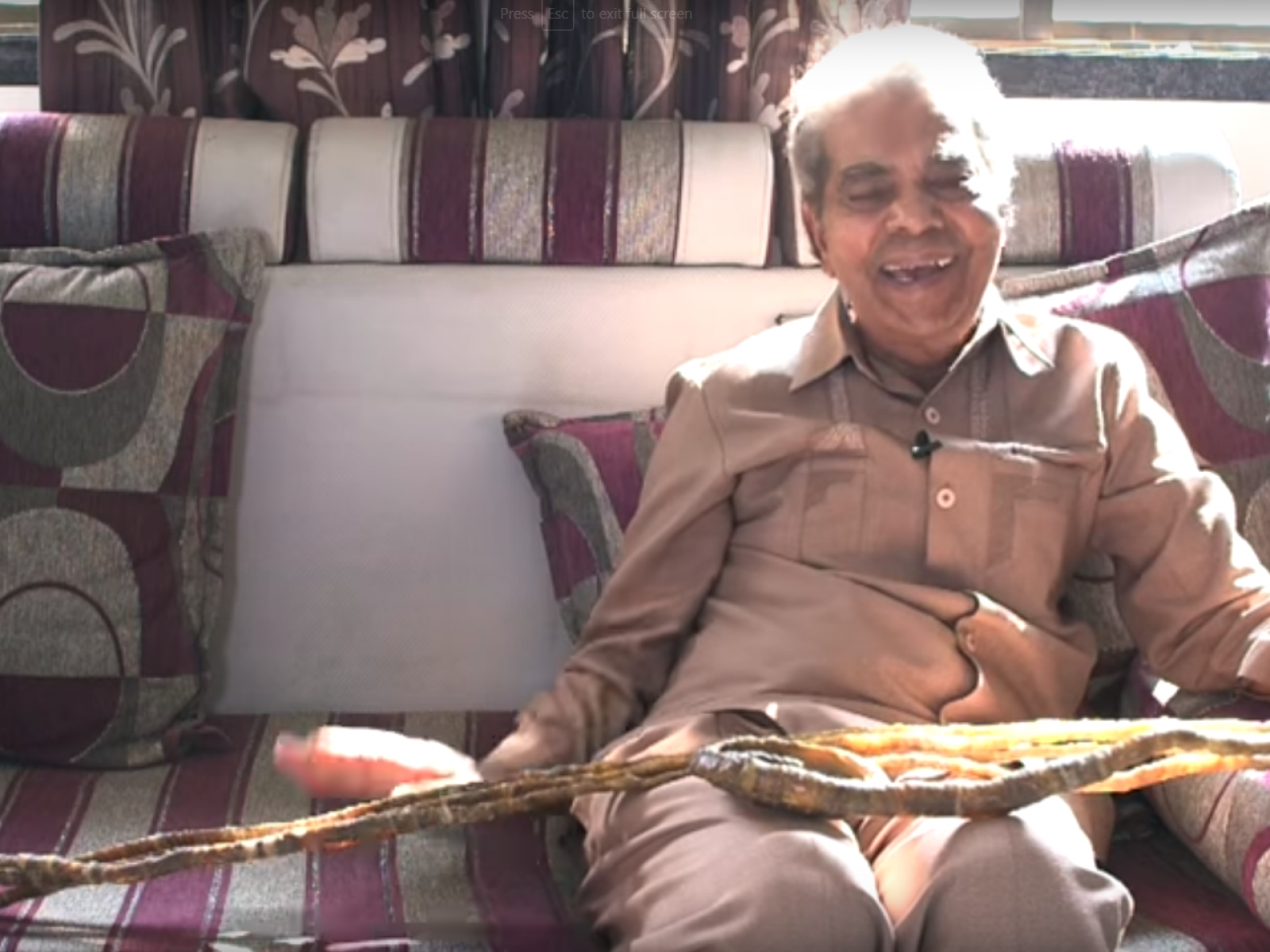 Man With World's Longest Fingernails Cuts Them Off After 66 Years, Sells  Them To Museum