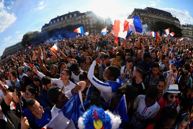02_12_paris_fanzone