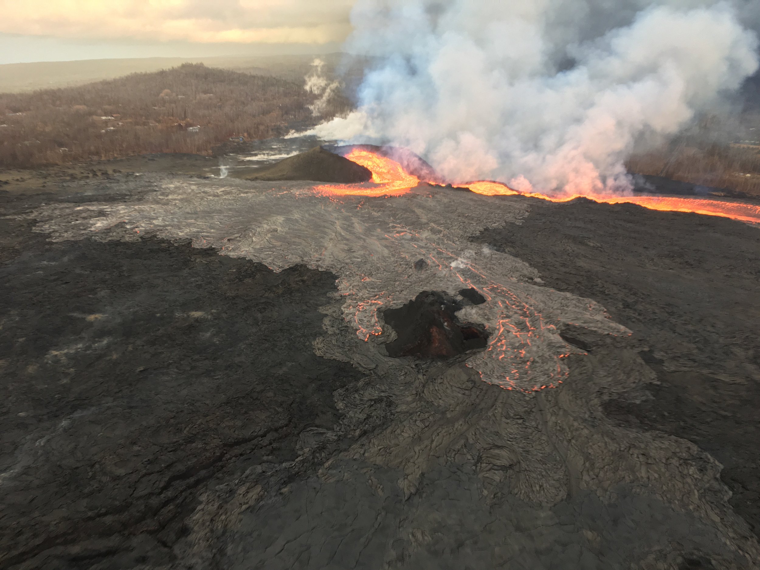 Hawaii Kilauea Volcano Update Rain In Forecast Lava Flows Continue
