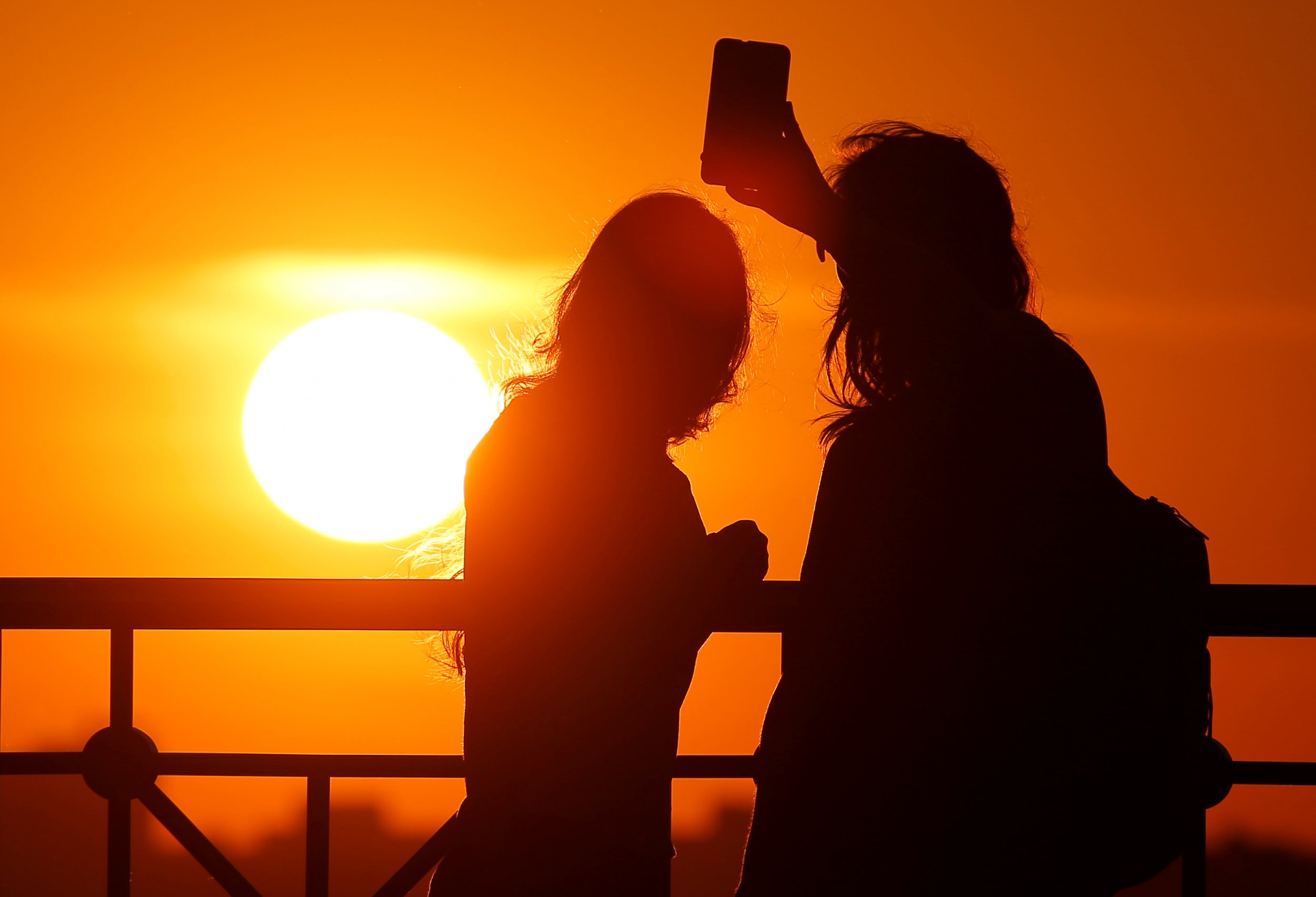 Teenager Taking Selfie Falls From Railway Bridge Onto Live Power Cables Survives