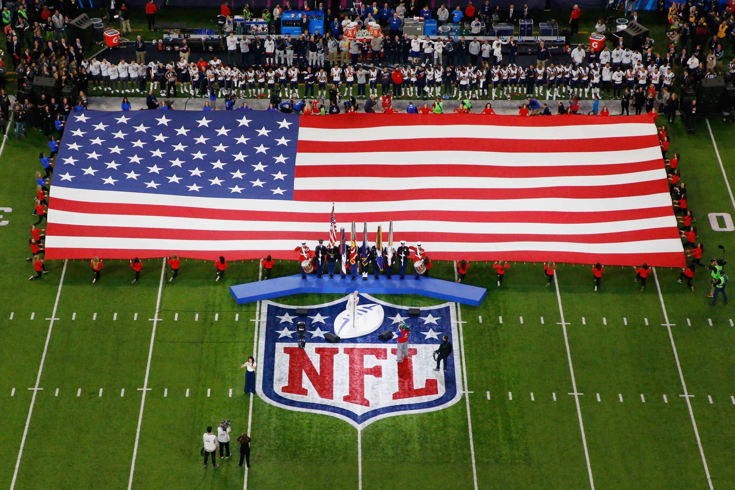 Political play. Зомби с американским флагом. Стадион с американским флагом. Super Bowl American Flag. Sports and patriotism us.