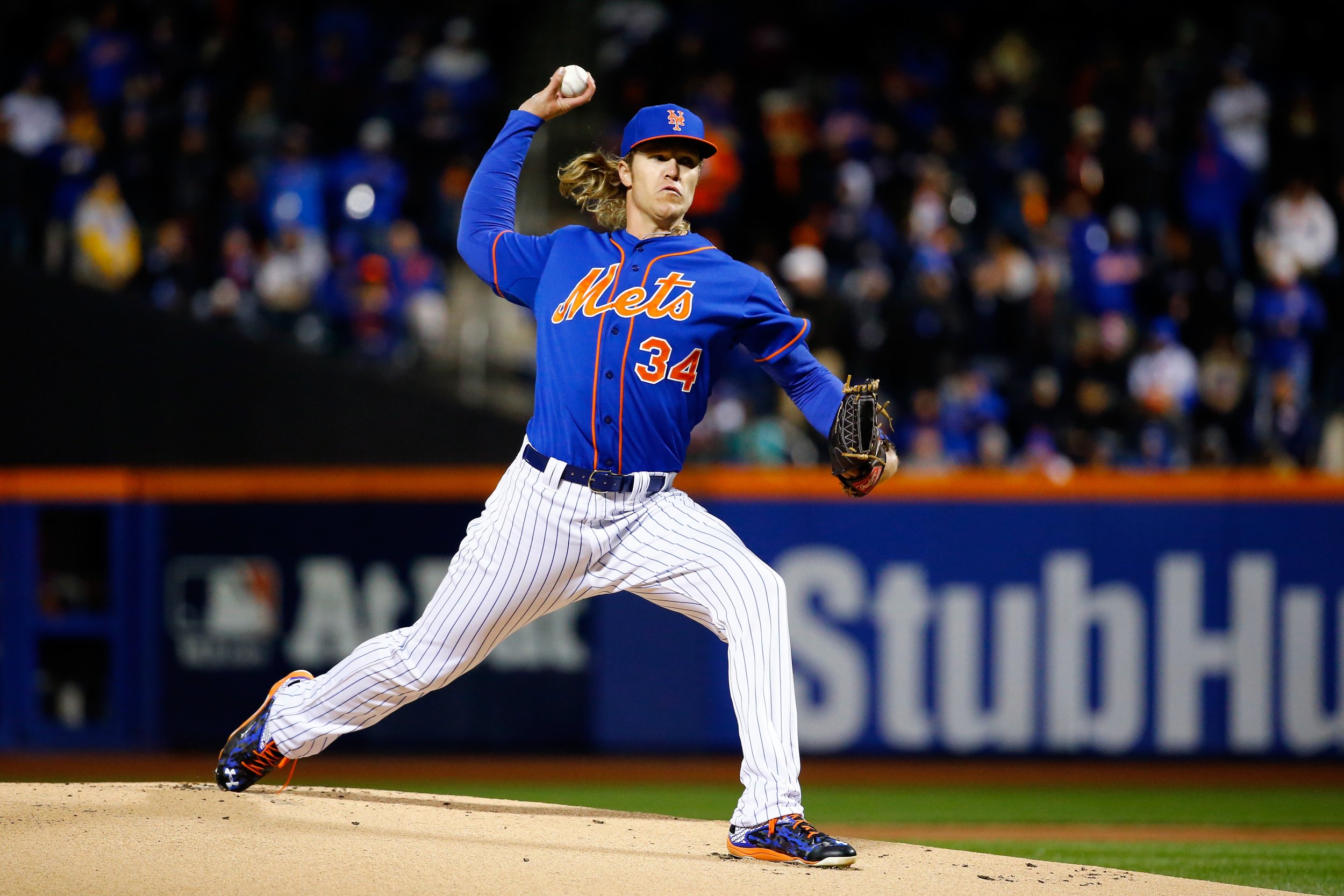 July 18, 2019: New York Mets starting pitcher Noah Syndergaard (34) throws  during a MLB baseball game between the New York Mets and the San Francisco  Giants at Oracle Park in San