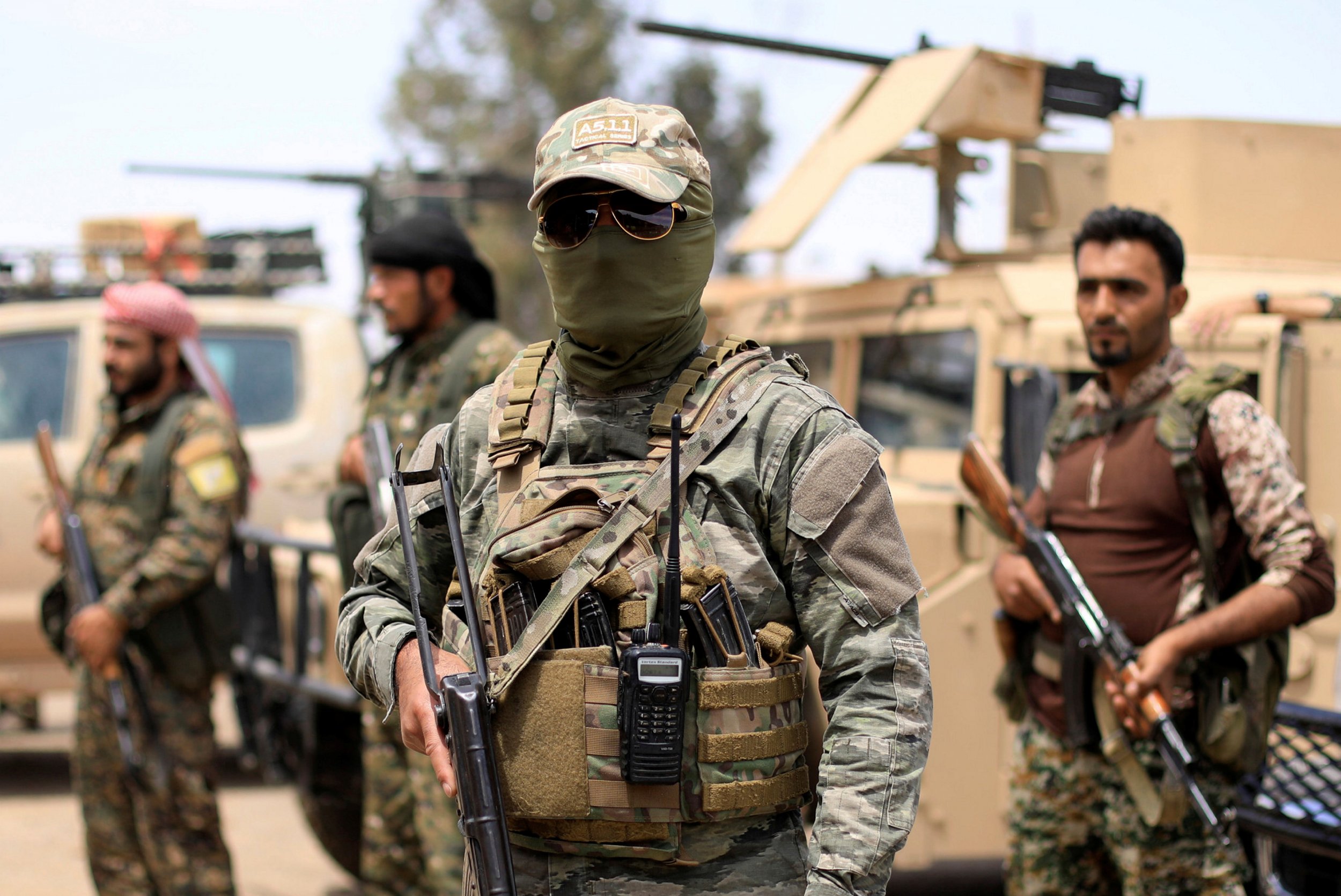 Союзные силы в сирии. Зраев Сирия. Курдские боевики Сирия.