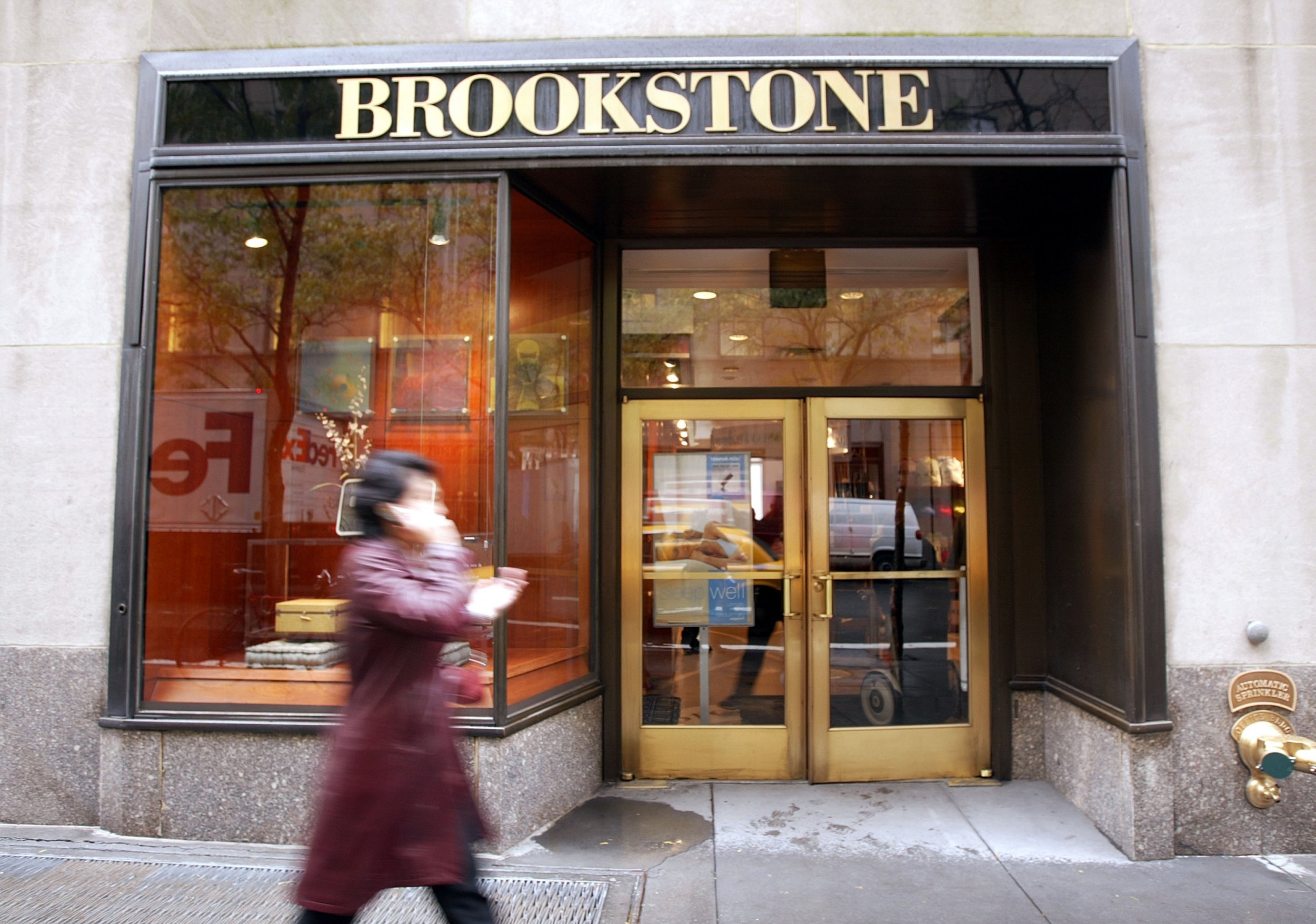 Brookstone Filed Chapter 11 Bankruptcy Will Close All Mall Stores