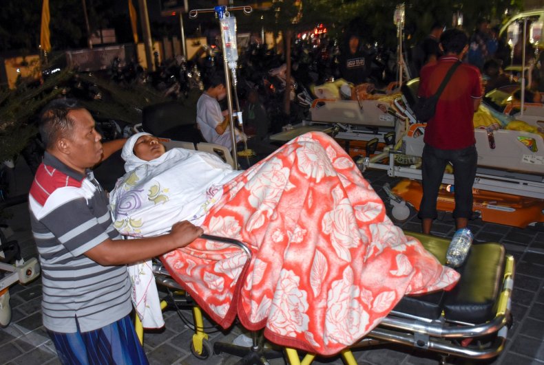 2018-08-05T163400Z_1873828727_RC14976B2710_RTRMADP_3_INDONESIA-QUAKE
