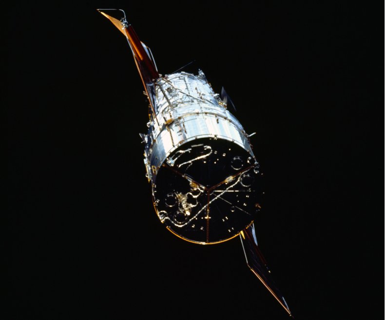 8_8_Hubble Space Telescope