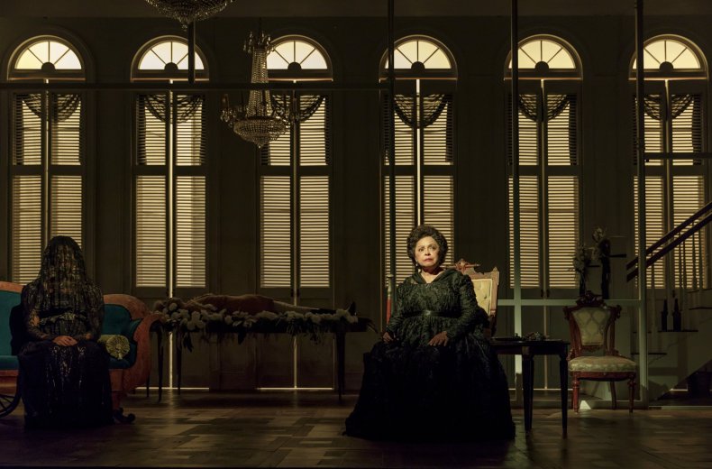 Lynda Gravátt in THE HOUSE THAT WILL NOT STAND at NYTW, Photo by Joan Marcus
