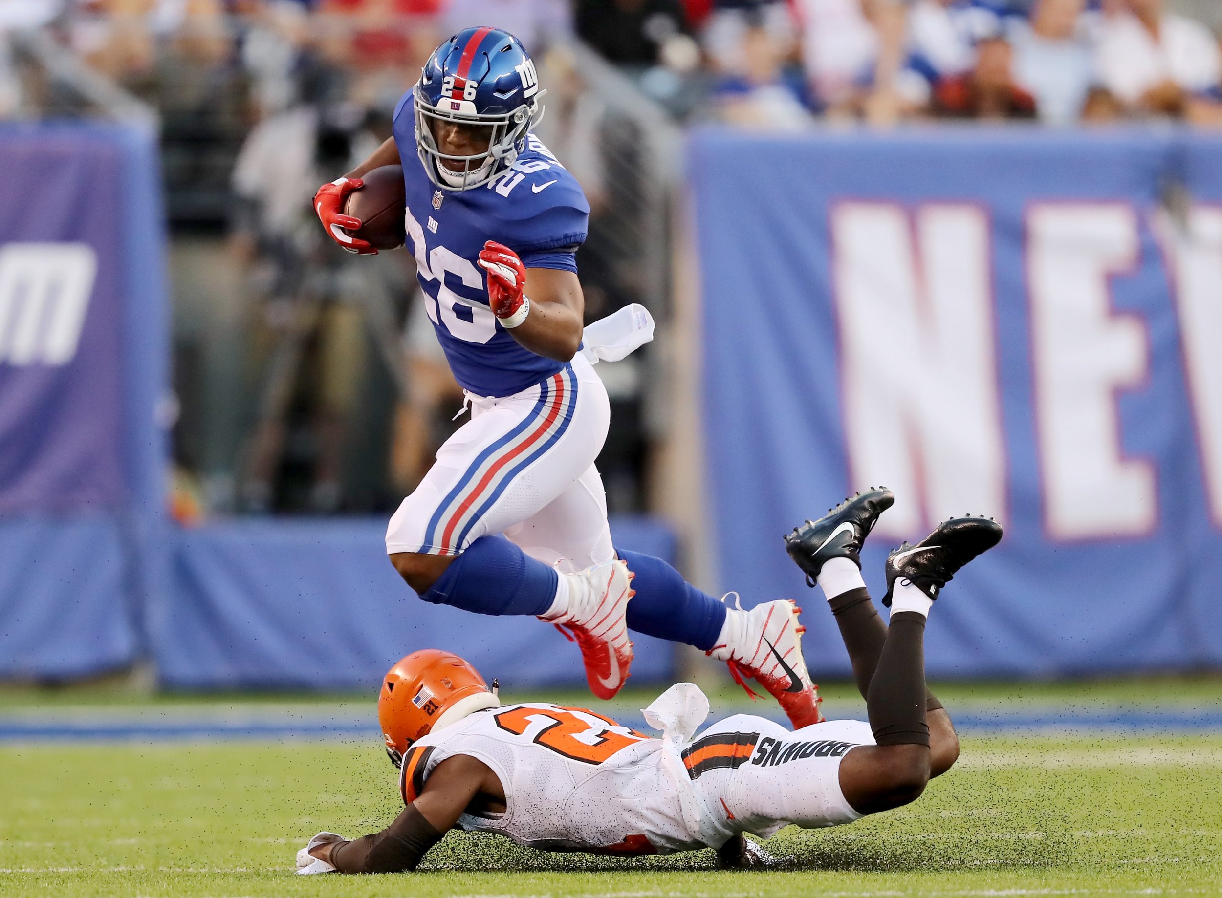 New York Giants running back Saquon Barkley (26) carries the ball