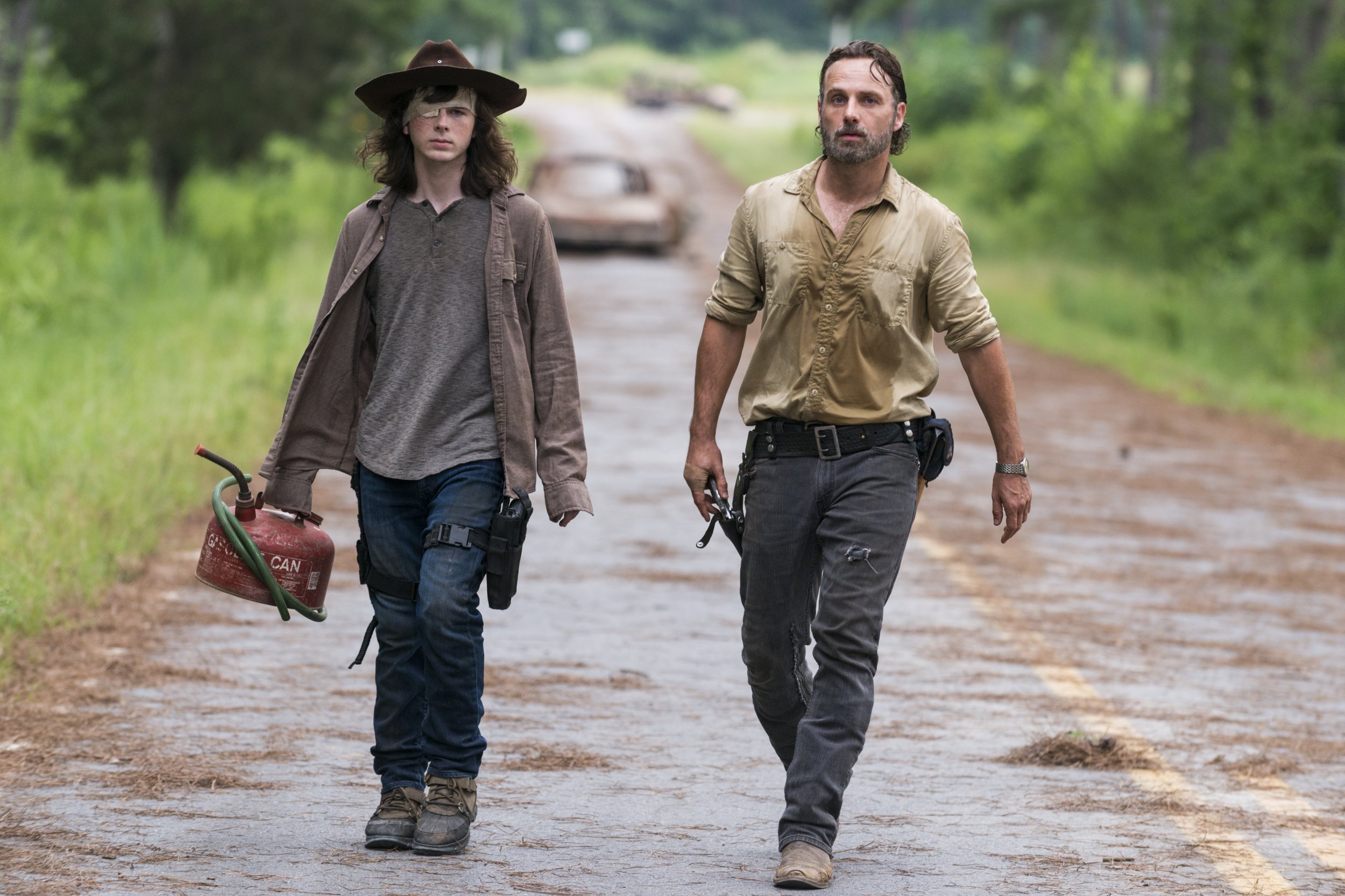 how-chandler-riggs-found-out-andrew-lincoln-is-leaving-the-walking-dead