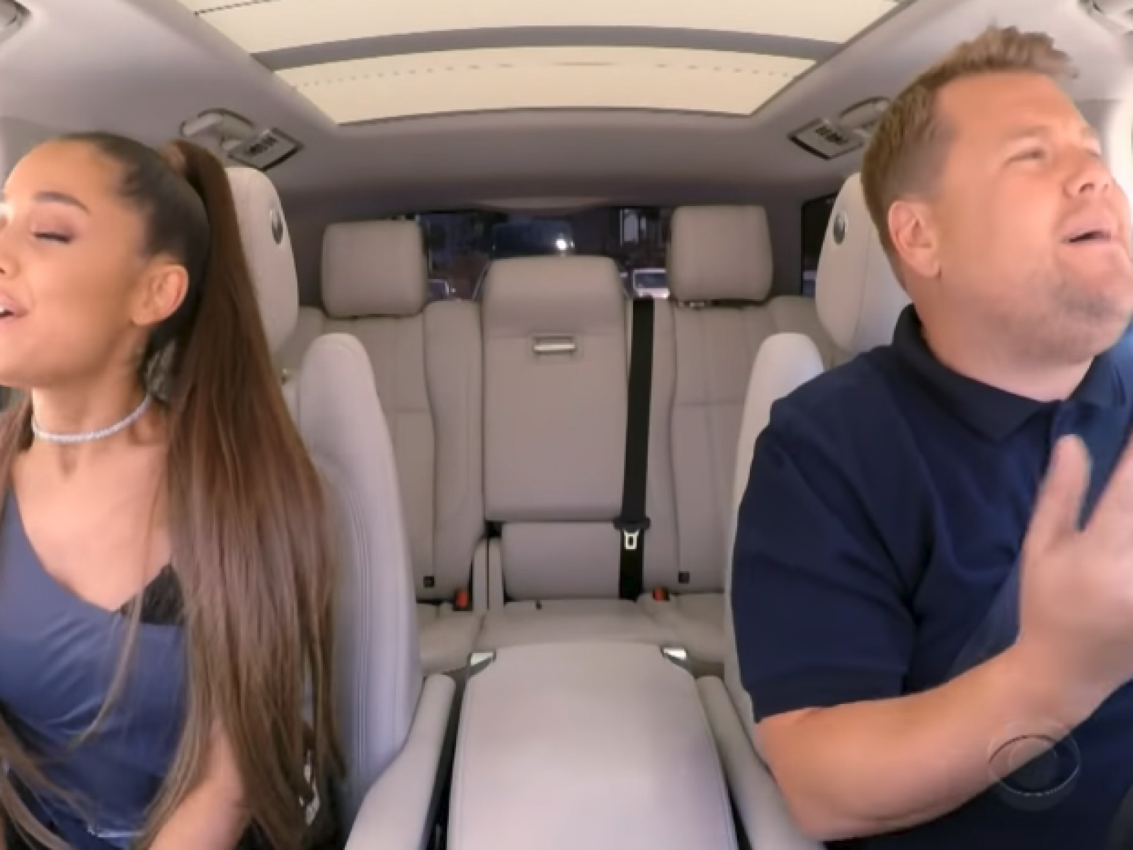 Video Ariana Grande Channels Broadway As She Hits the Road With
