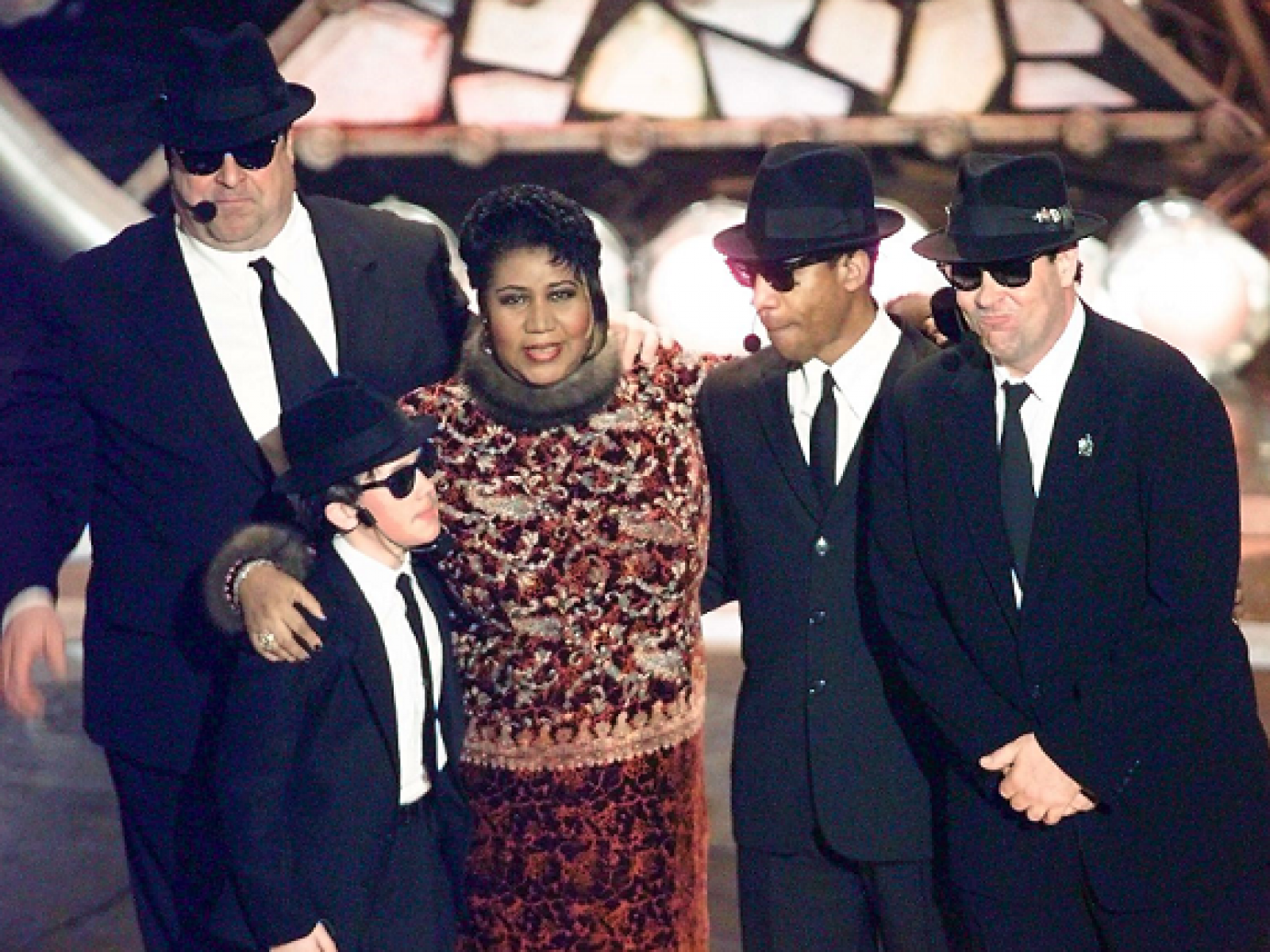 Watch Aretha Franklin in 'The Blues Brothers': Dan Aykroyd Remembers 'Happy  Memories' on Set With Singer