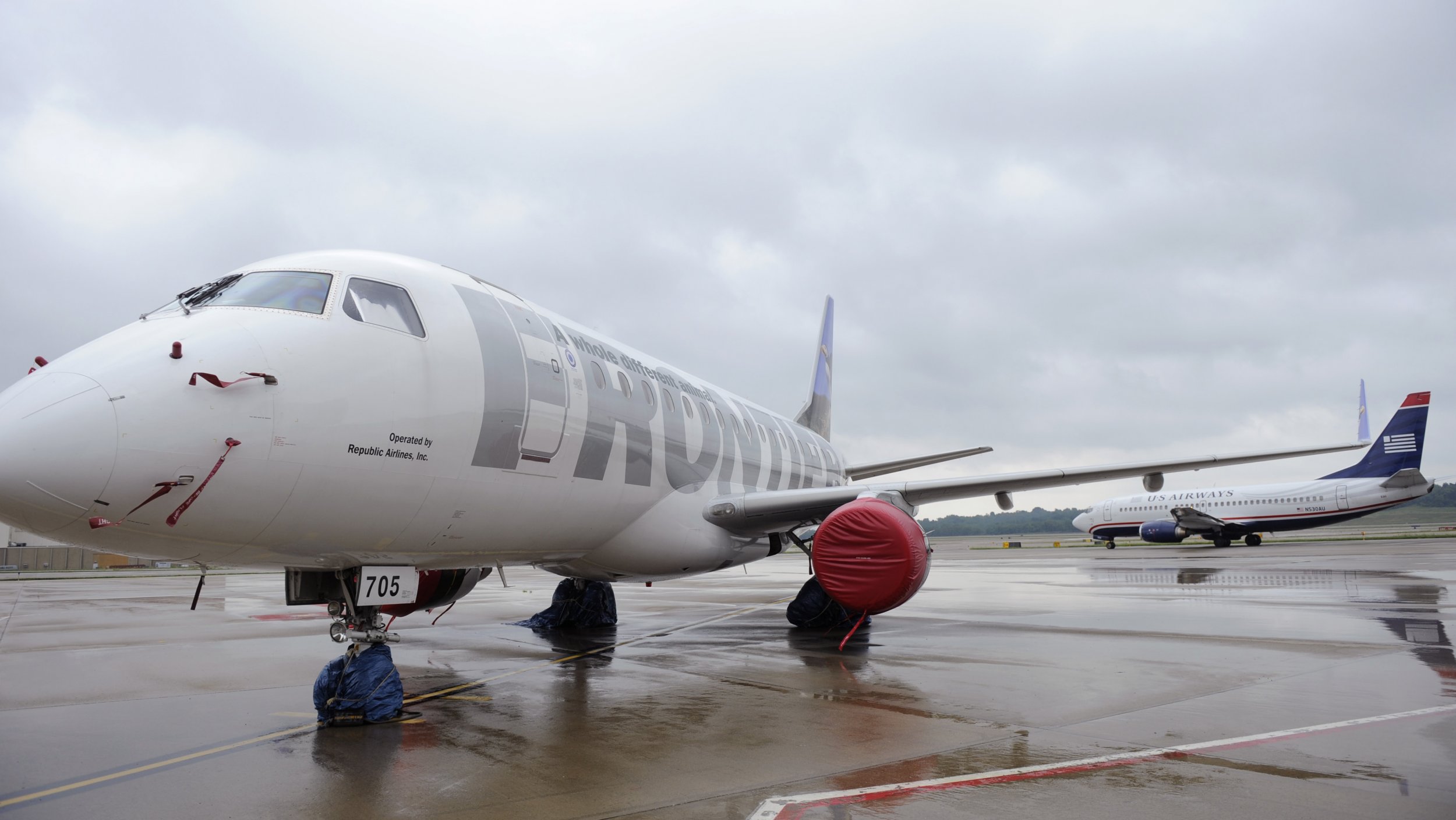 frontier airlines passengers hospitalized mysterious odor