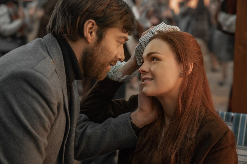 Richard Rankin (Roger Wakefield), Sophie Skelton (Brianna Randall) - Outlander S4