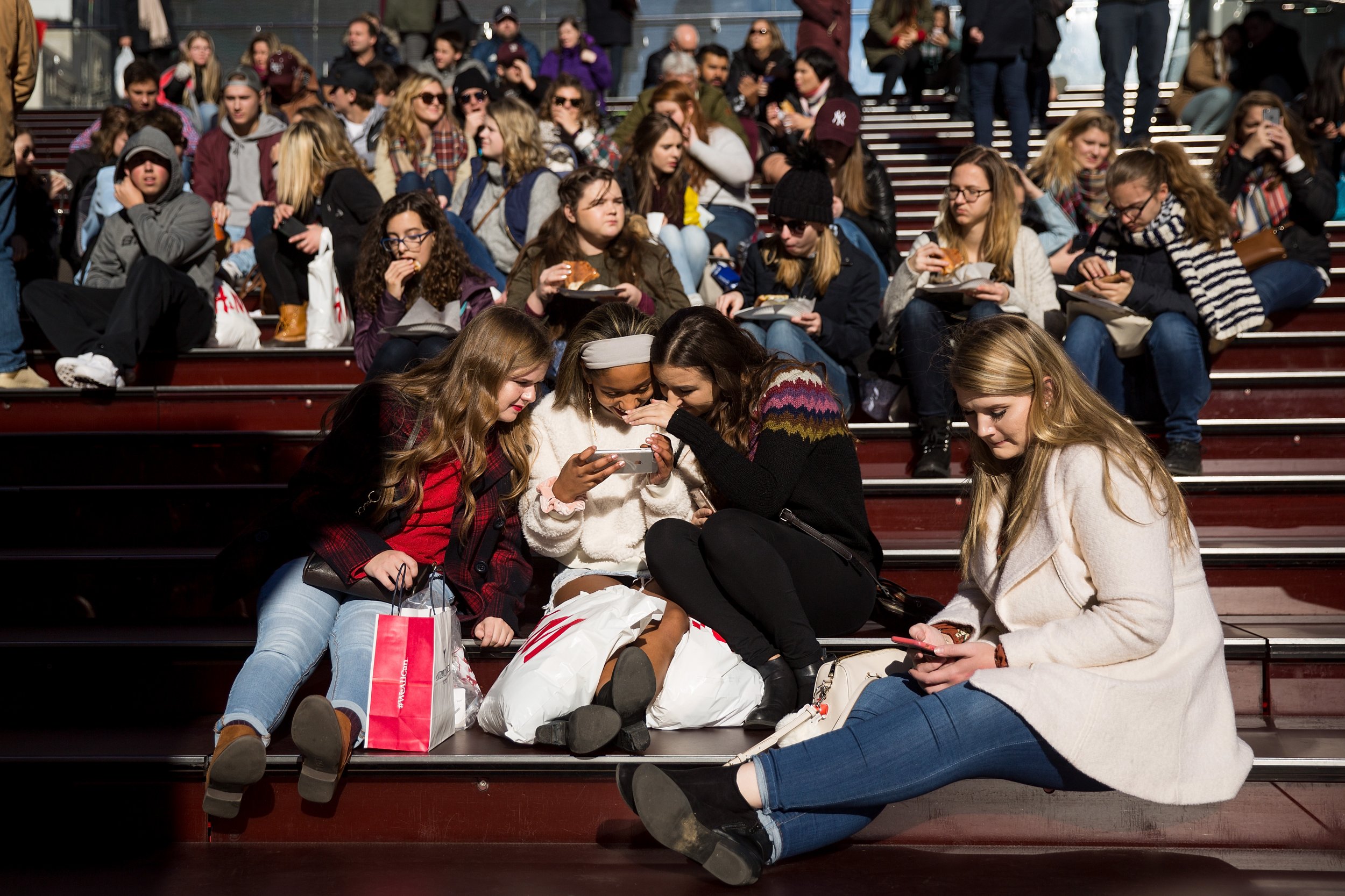 teens on cell phones