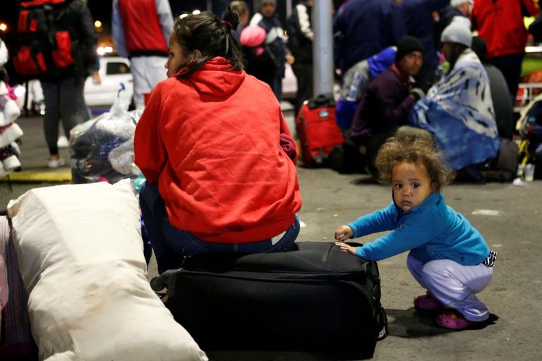 2018-08-19T152510Z_719238514_RC19E3DA9F30_RTRMADP_3_ECUADOR-VENEZUELA-MIGRATION-COLOMBIA