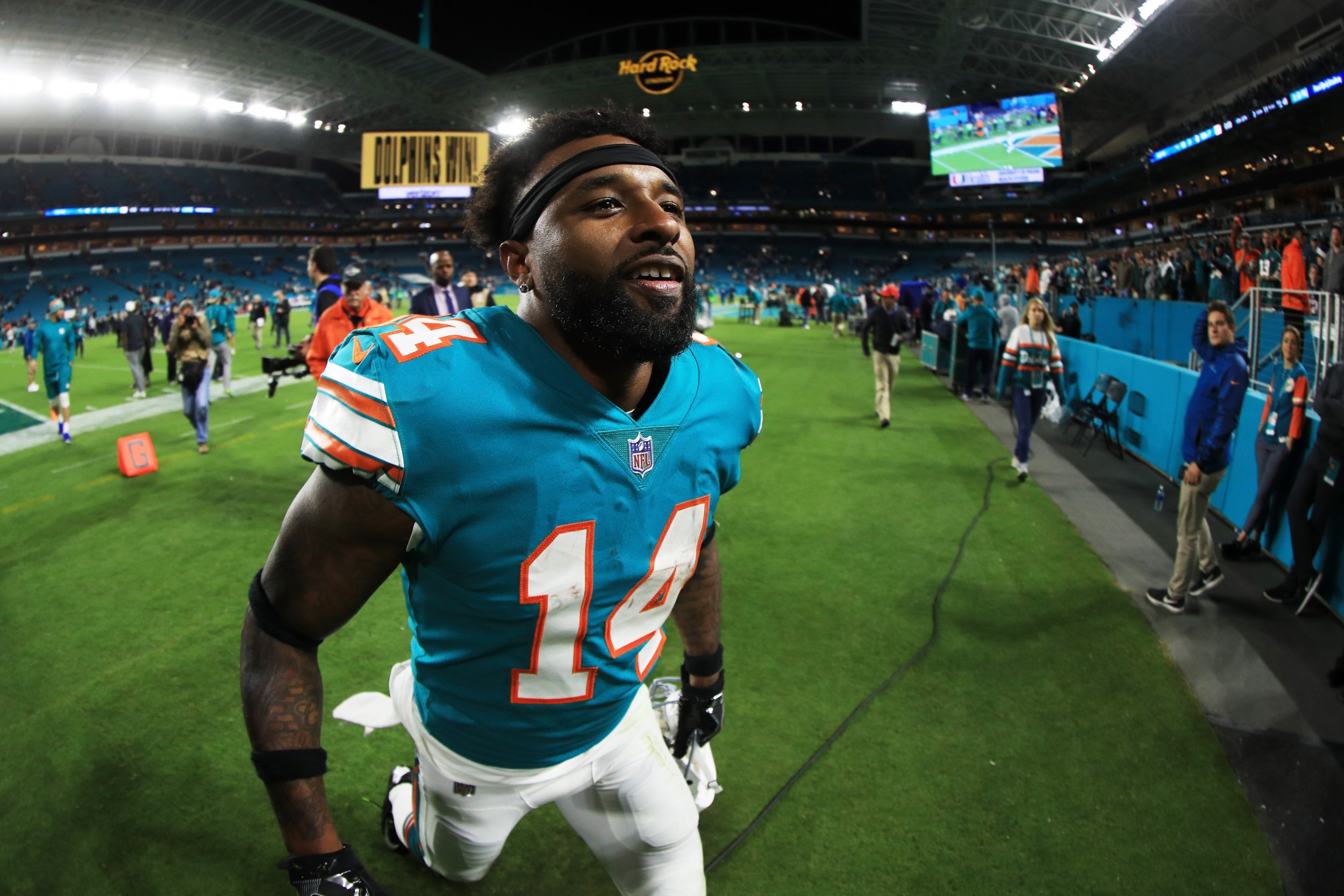 Miami Dolphins give WR Jarvis Landry permission to pursue trade - ESPN