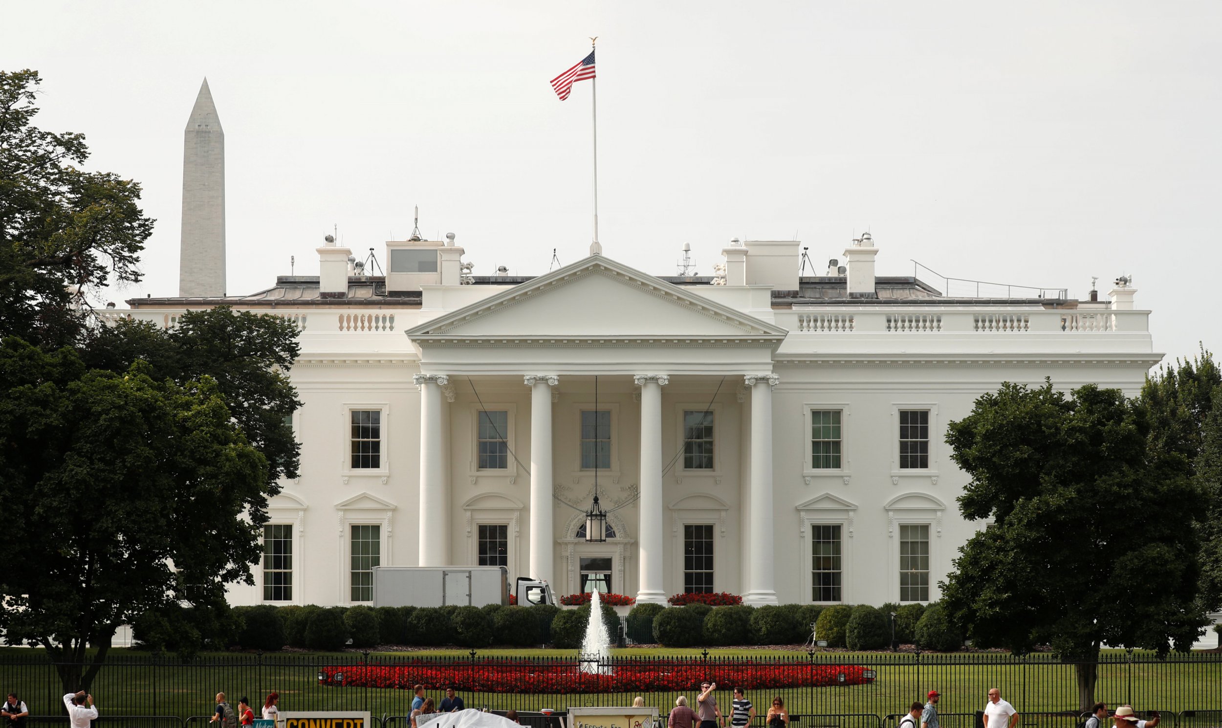 Резиденции белые. Резиденция президента США В Вашингтоне. Белый дом Вашингтон. Резиденция президента США белый дом. Белый дом в Вашингтоне в Вашингтоне.