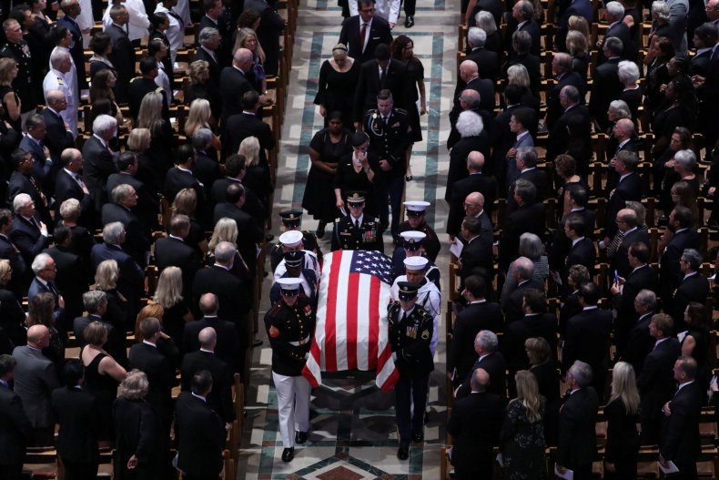 2018-09-01T170115Z_1_LYNXNPEE802O2_RTROPTP_4_USA-MCCAIN