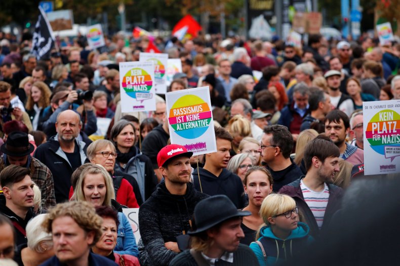 2018-09-01T192200Z_2_LYNXNPEE802F8_RTROPTP_4_GERMANY-PROTESTS