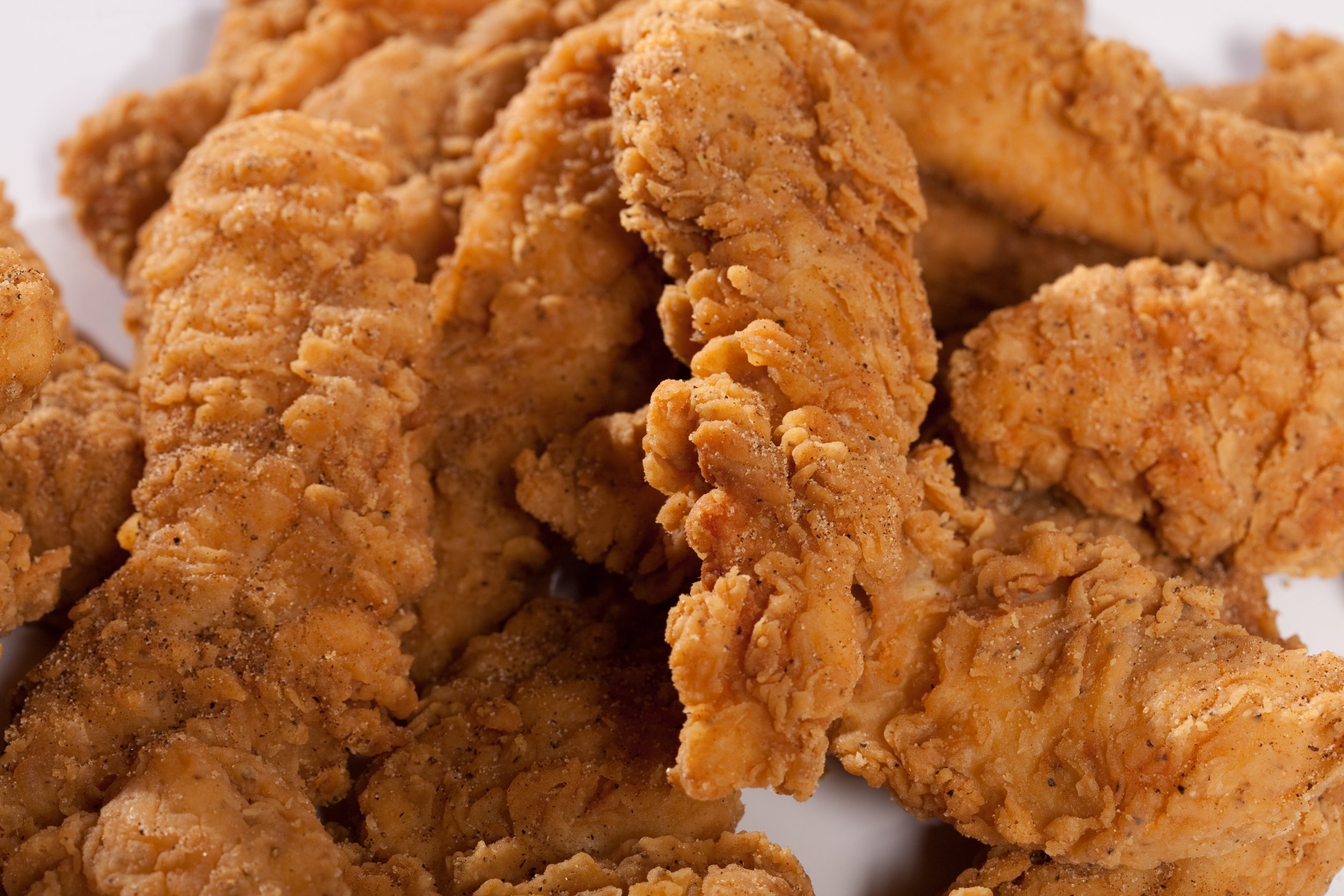 Video: Internet Rages Over Video of US Open Fan Dipping Chicken Fingers ...