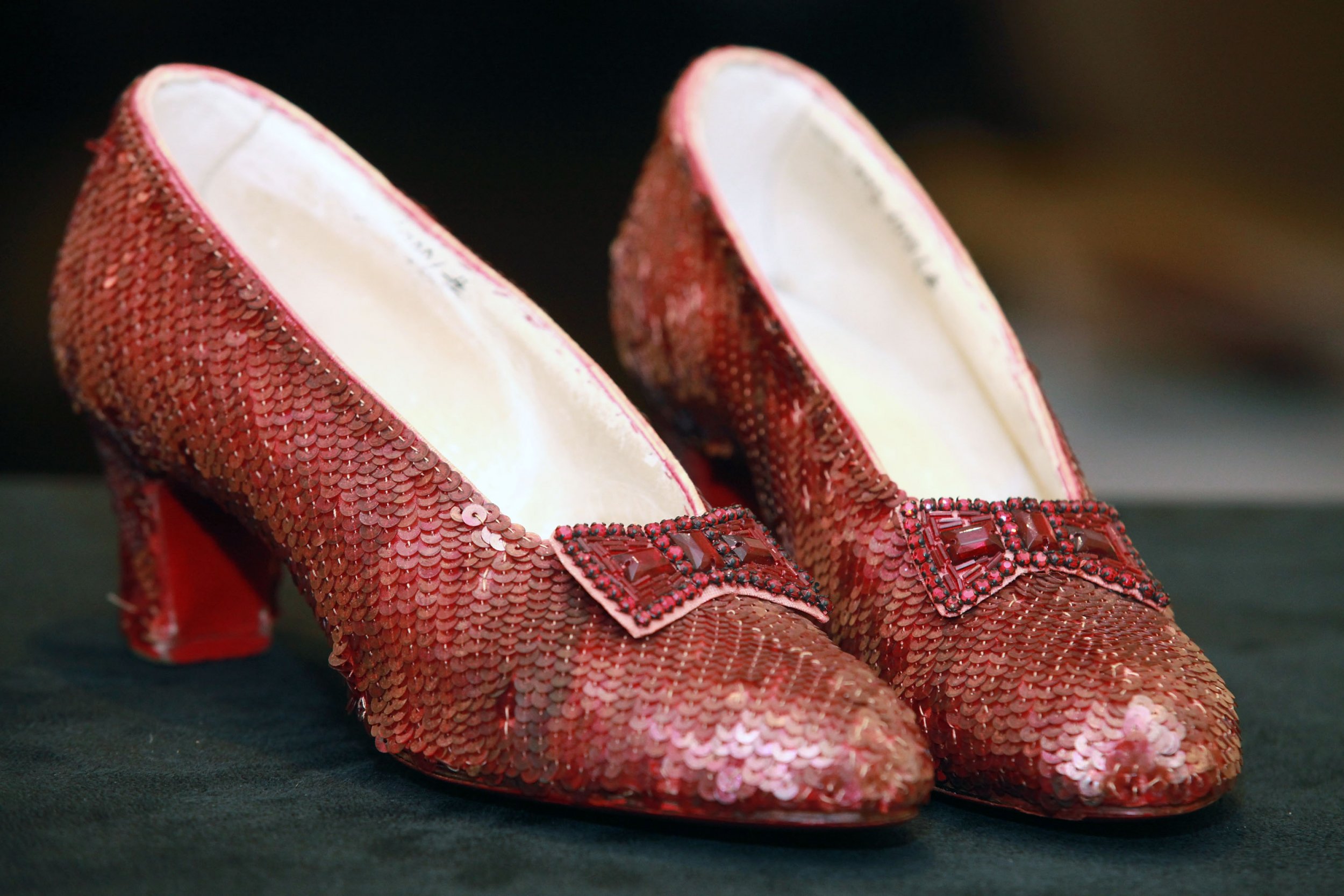 Fbi Recovers Wizard Of Oz Ruby Slippers Stolen From Judy Garland Museum 7278