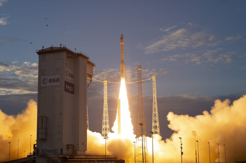 9_6_Aeolus lift off