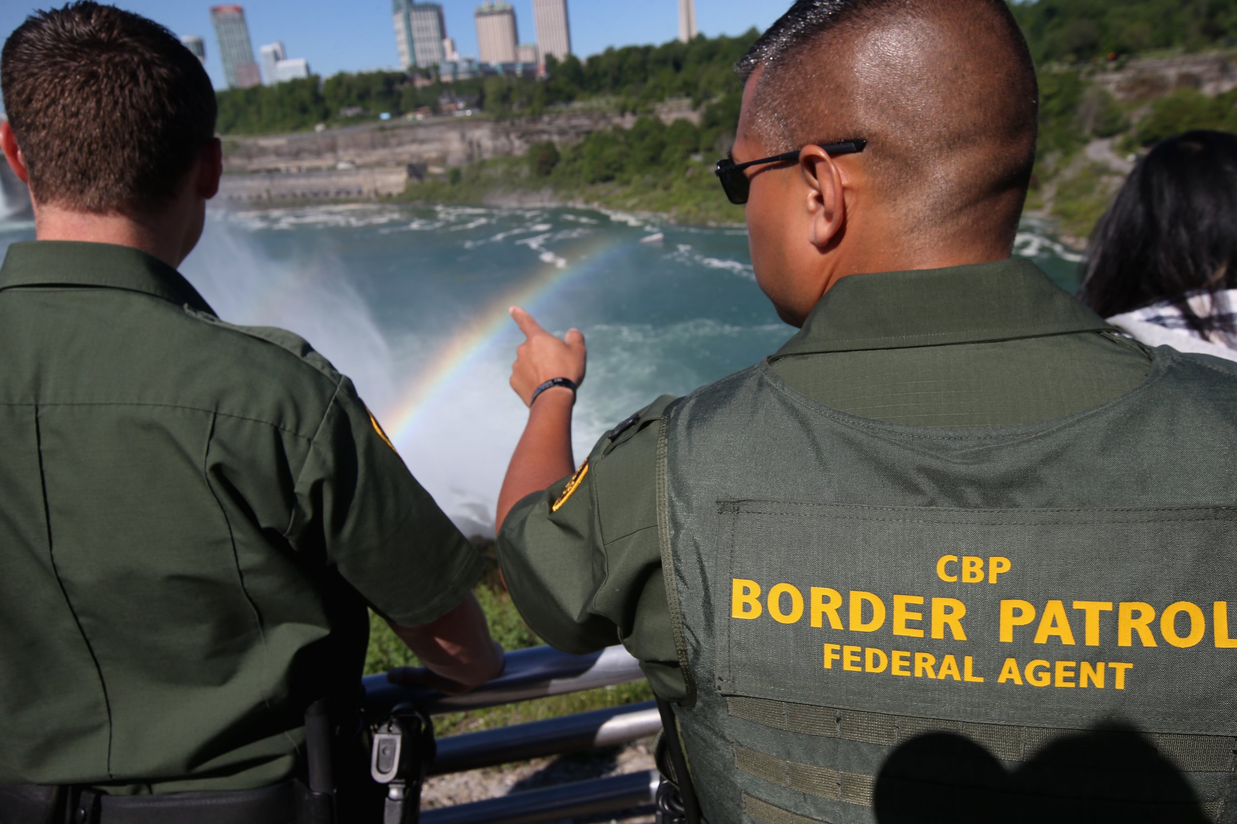 u-s-border-patrol-officer-wouldn-t-let-this-canadian-woman-cross-so