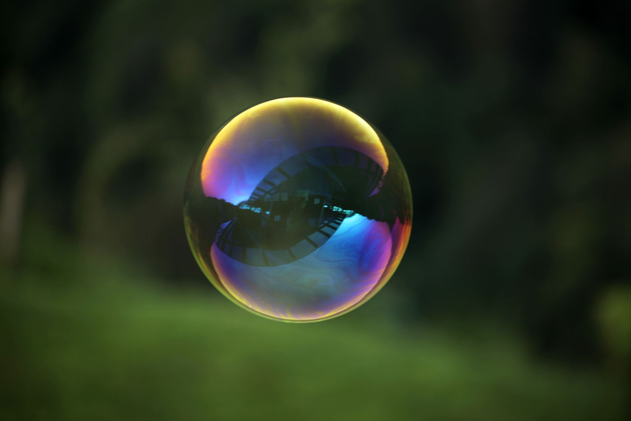 Watch: Physicists 'Reverse' a Bubble Popping