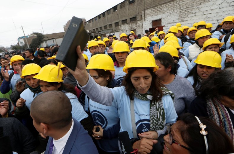 2018-09-10T194632Z_1_LYNXNPEE891GN_RTROPTP_4_SOCCER-PERU