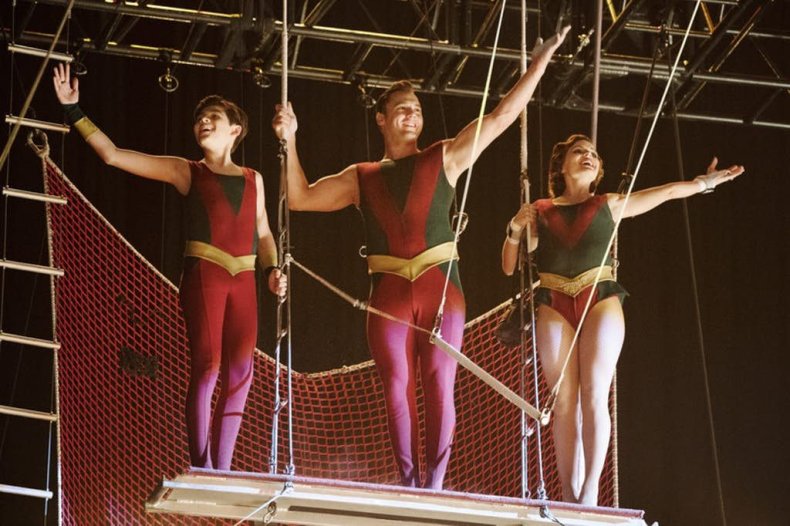 dick grayson titans robin dc universe flashbacks