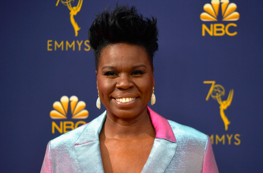 Pictures Leslie Jones's 2018 Emmys Red Carpet Pantsuit Wins Twitter as