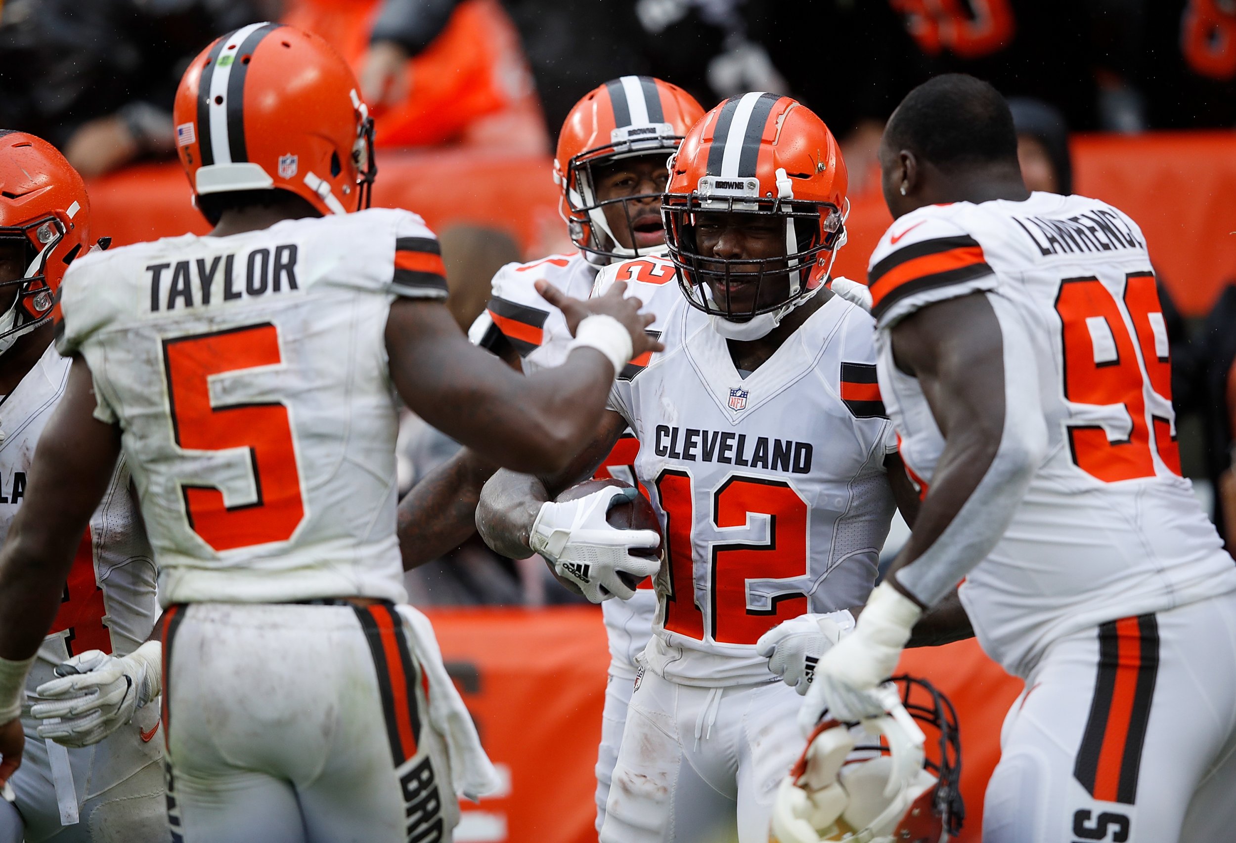 Cleveland Browns trade wide receiver Josh Gordon to New England