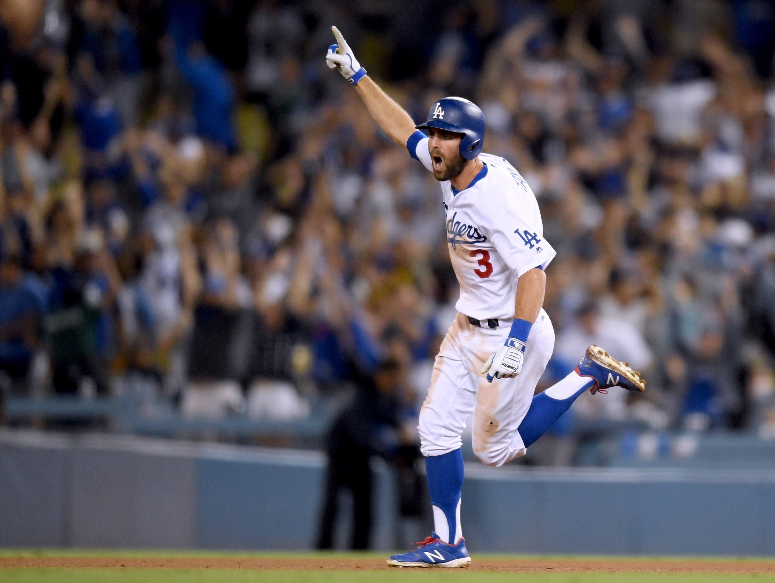 Dodgers react to walk-off in stunning video