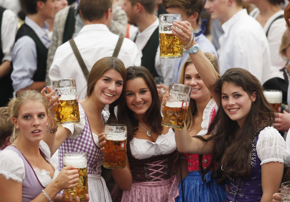 Lederhosen And All That How To Dress For Oktoberfest Newsweek