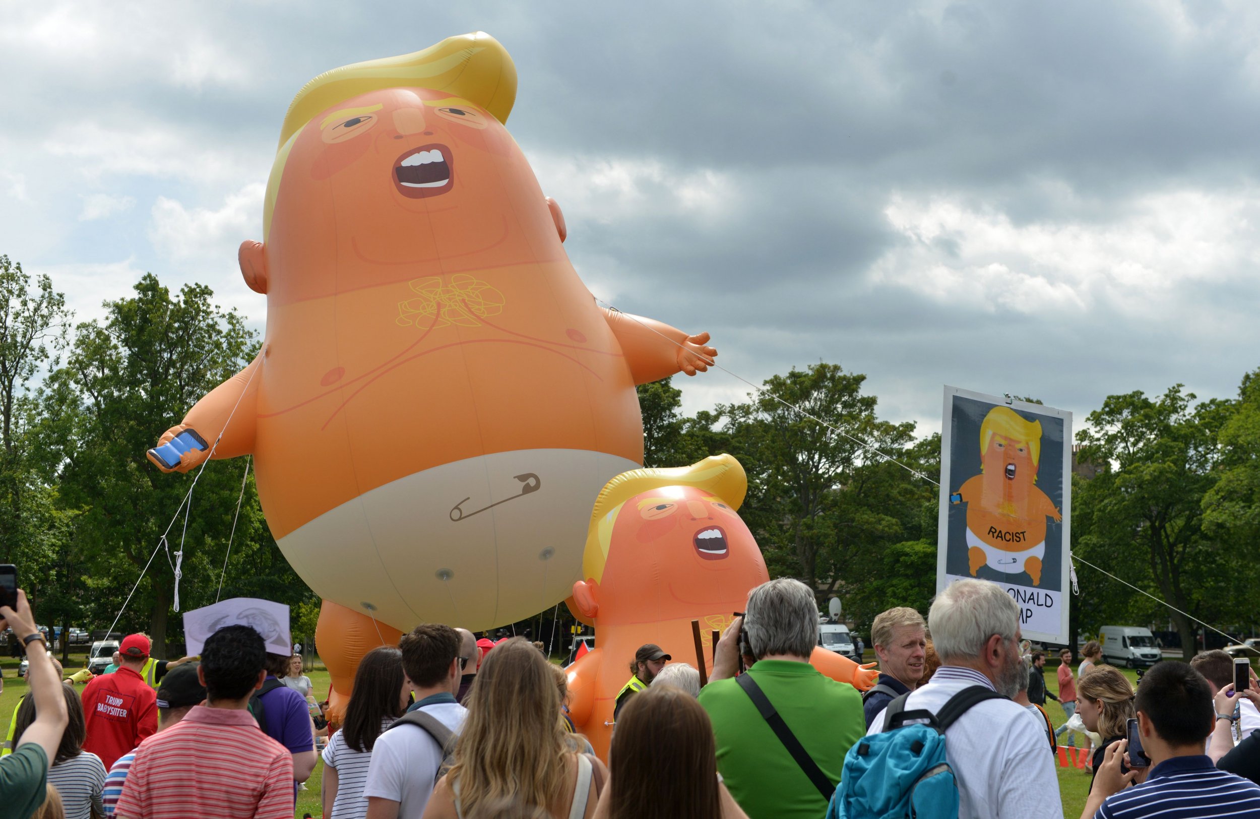 baby trump balloon t shirt