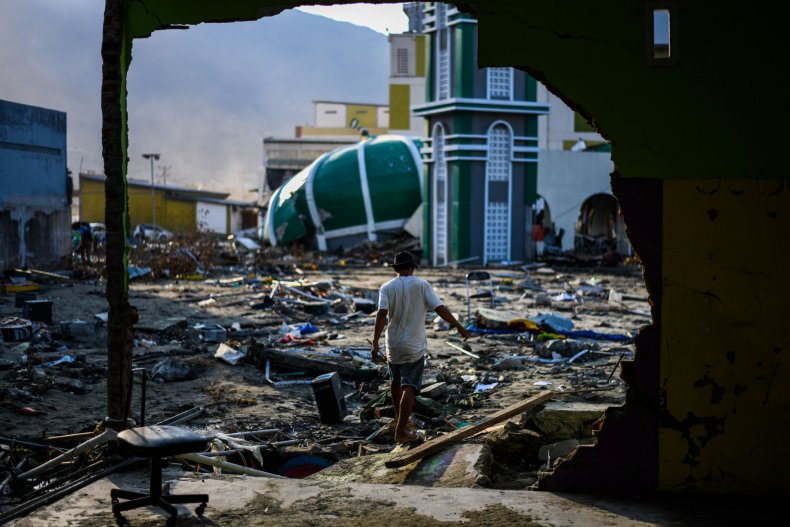 indonesia earthquake tsunami volcano eruption