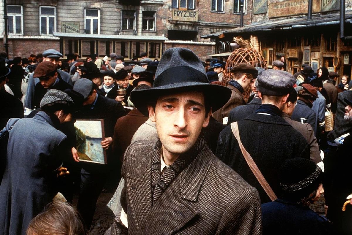 32 The Pianist