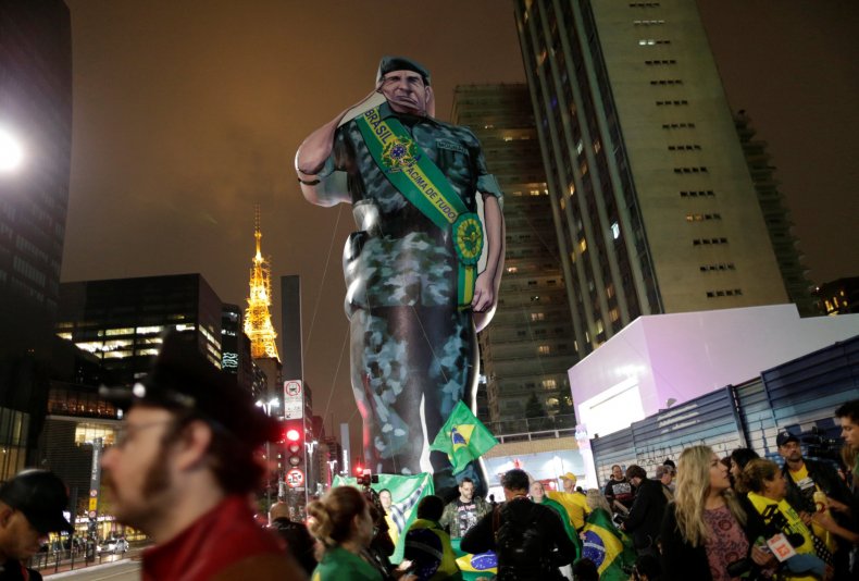 2018-10-08T000209Z_148354879_RC1EDF565400_RTRMADP_3_BRAZIL-ELECTION
